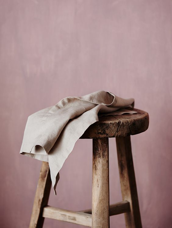 Enlarge Your Bedroom With Pink Champagne