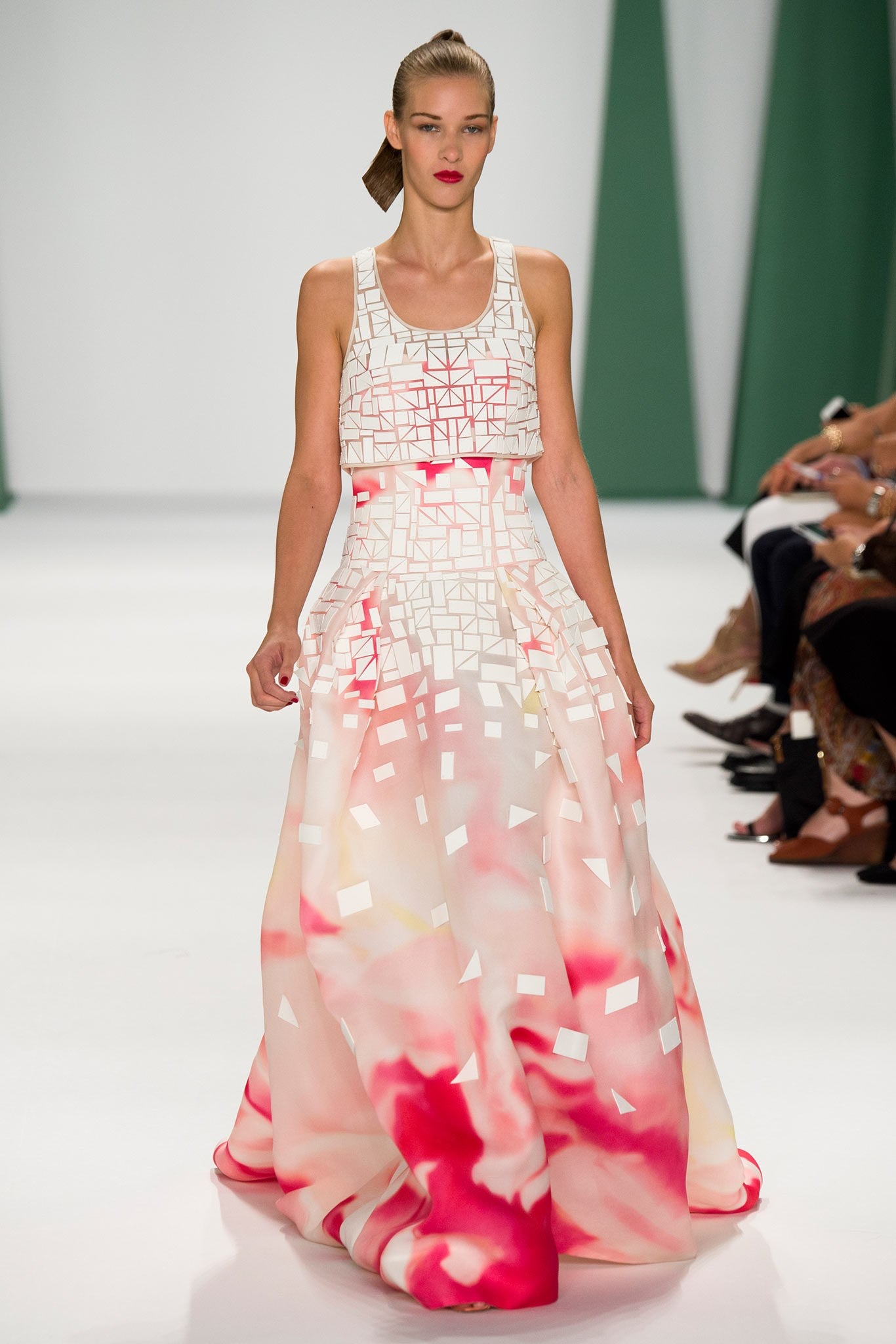 Spring Refresh With Colors of the Fashion Season